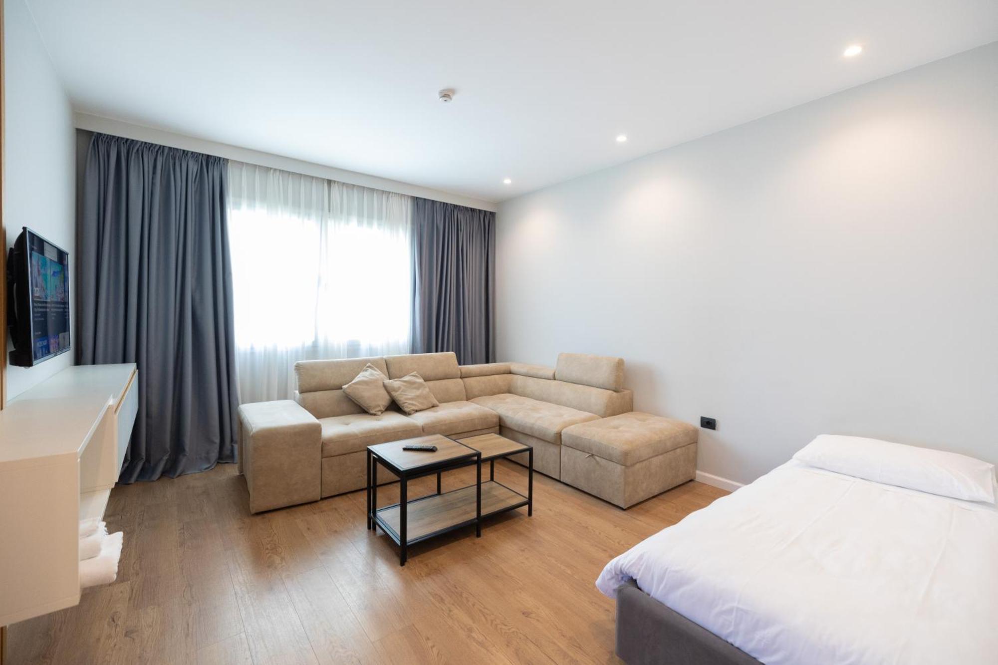Duka Hotel Влёра Экстерьер фото