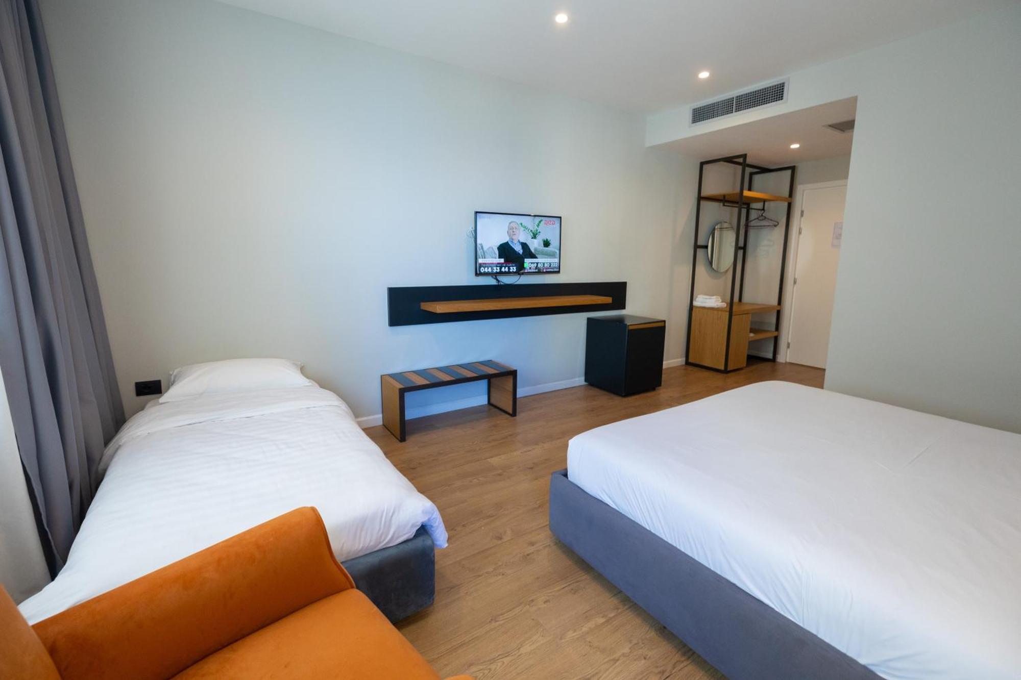 Duka Hotel Влёра Экстерьер фото
